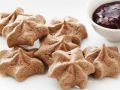 Passover Recipes: Chocolate Meringue Stars with Raspberry Sauce